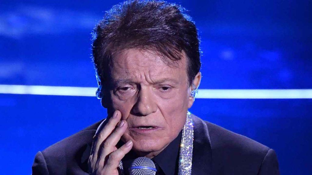 Massimo Ranieri, il figlio nascosto per anni finalmente l'ha riconosciuto Ecco chi è il Massimo Ranieri, il figlio nascosto per anni finalmente l'ha riconosciuto Ecco chi è il