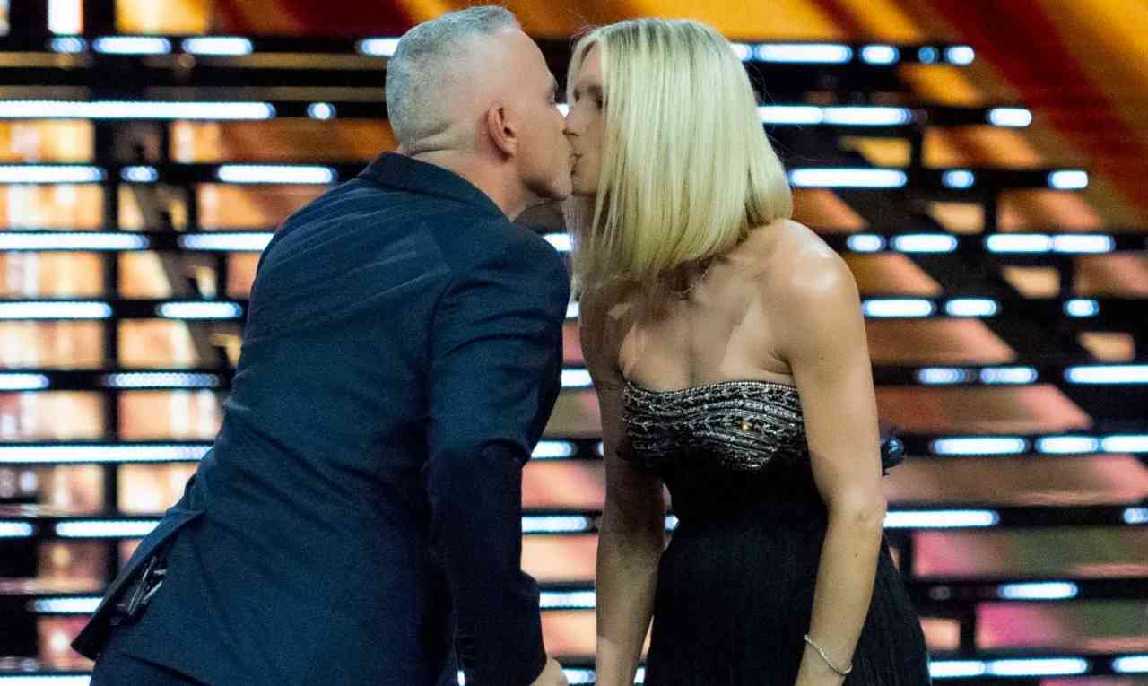 Michelle Hunziker ed Eros Ramazzotti - lineadiretta24.it 