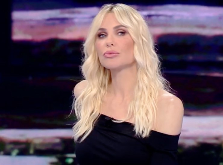 Ilary Blasi, il gesto che lascia tutti senza parole: ”Sei un pazzo ...