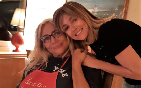 Elisabetta Ferracini e Mara Venier - lineadiretta24.it