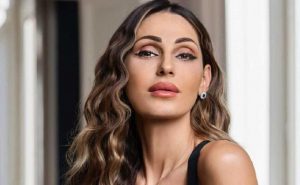 Anna Tatangelo in versione integrale