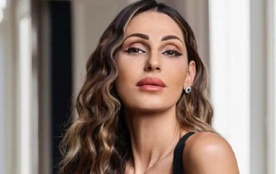 Anna Tatangelo in versione integrale