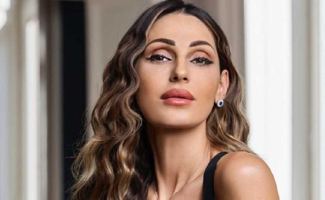 Anna Tatangelo in versione integrale