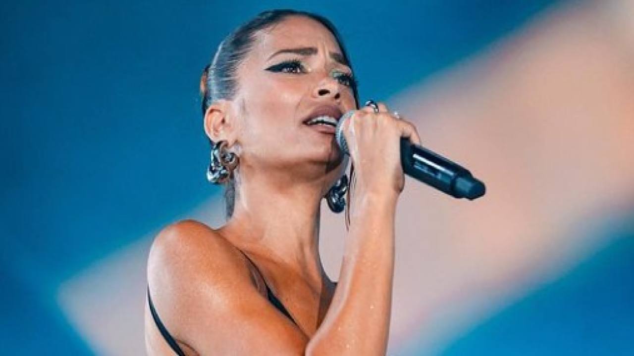 Malore di Elodie durante l'esibizione