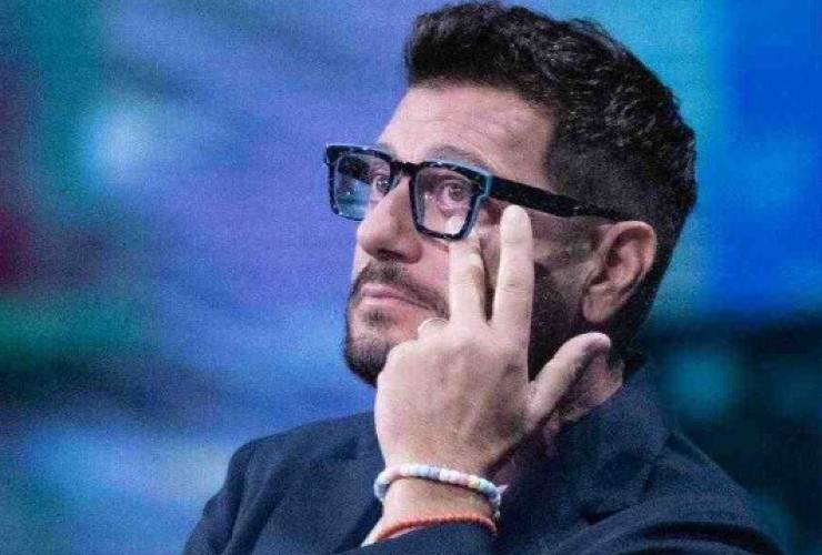 Enrico Papi esce allo scoperto