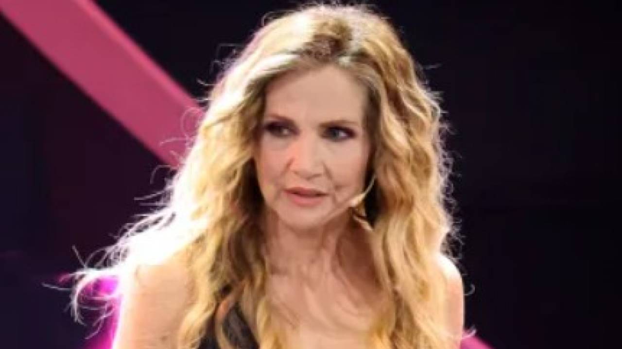 Lorella Cuccarini fatta a pezzi proprio da lei