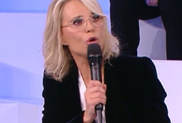 Amici slitta la sua messa in onda, i motivi