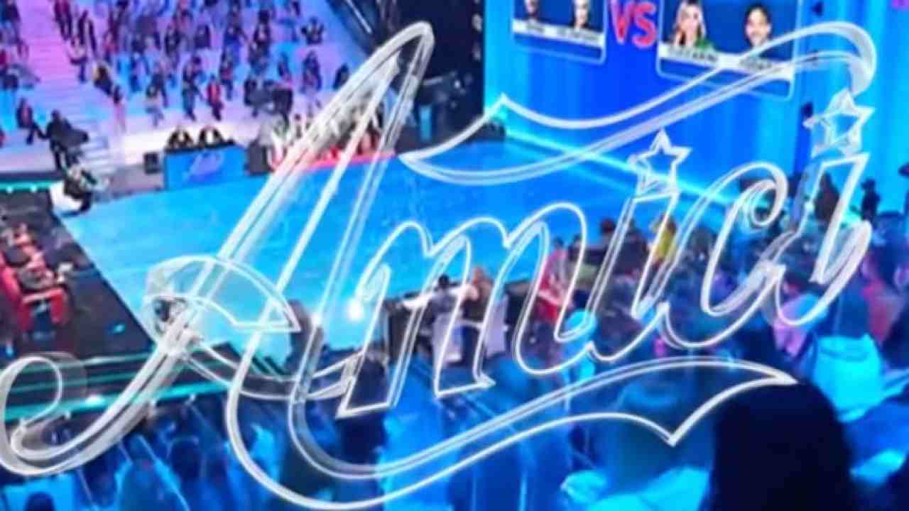 Amici non va in onda fino a gennaio 2024