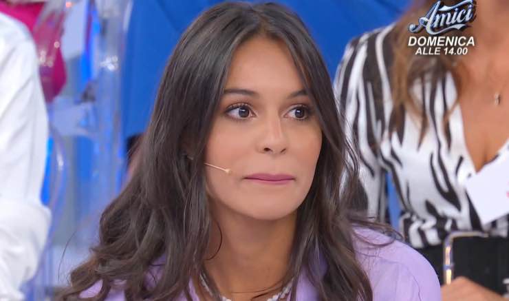 La corteggiatrice Beatriz di Uomini e Donne - Lineadiretta24.it