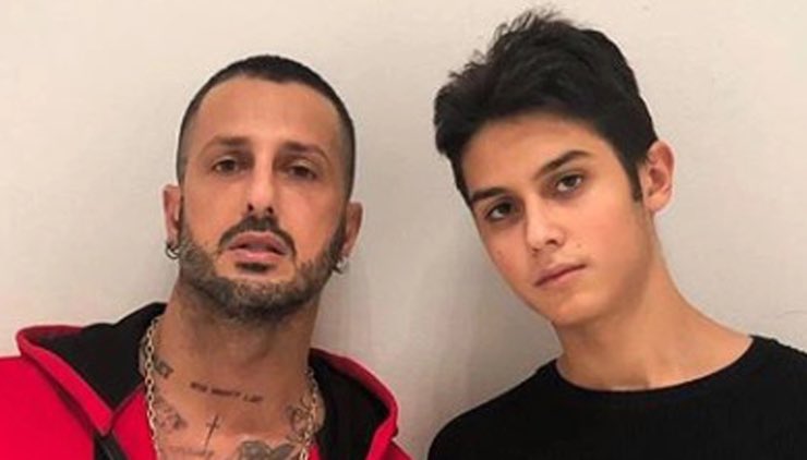 Fabrizio Corona con suo figlio Carlos - Lineadiretta24.it