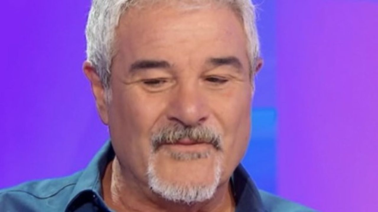 Pino Insegno massacrato