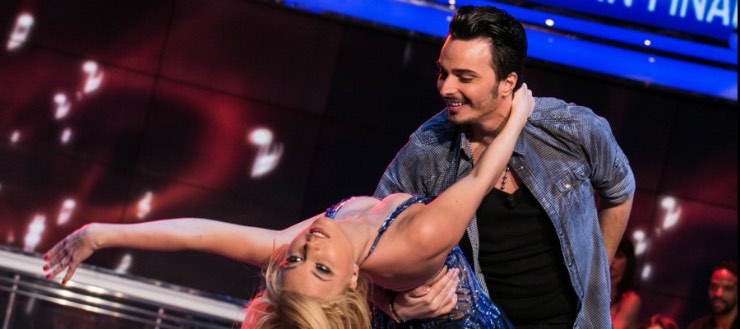 Il cantante Tony Colombo a Ballando con le Stelle - Lineadiretta24.it