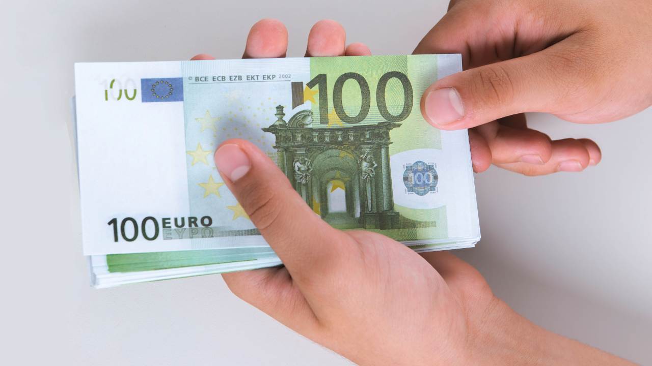 Bonus di 100 euro in busta paga - Lineadiretta24.it