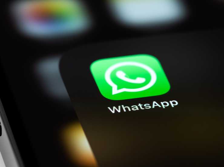 Cambia l'uso di WhatsApp per i minori - Lineadiretta24.it